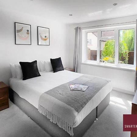 Sunninghill Village - 2 Bed - Parking And Garden แอสคอต ภายนอก รูปภาพ