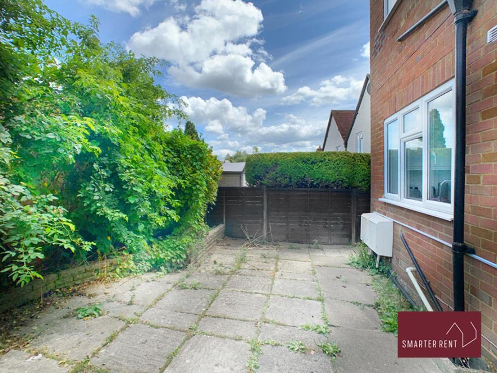 Sunninghill Village - 2 Bed - Parking And Garden แอสคอต ภายนอก รูปภาพ