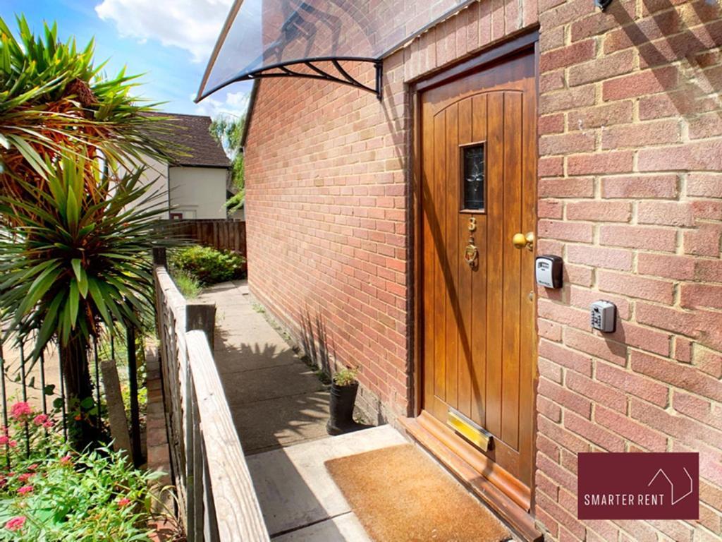 Sunninghill Village - 2 Bed - Parking And Garden แอสคอต ภายนอก รูปภาพ